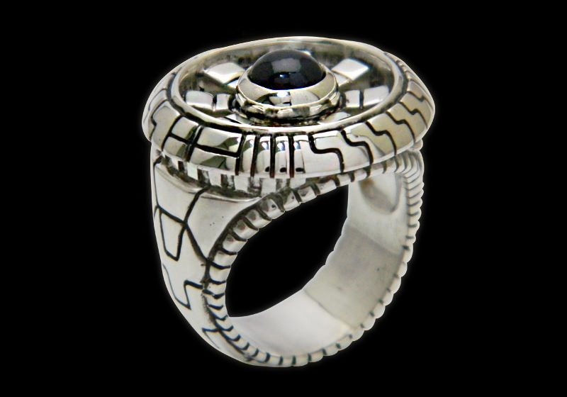 Ring/silver/Space Craft